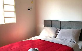 Quarto Privado no Coração de Foz - casa e banheiro compartilhado