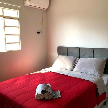 Quarto Privado no Coração de Foz - casa e banheiro compartilhado Foz do Iguaçu Exterior foto