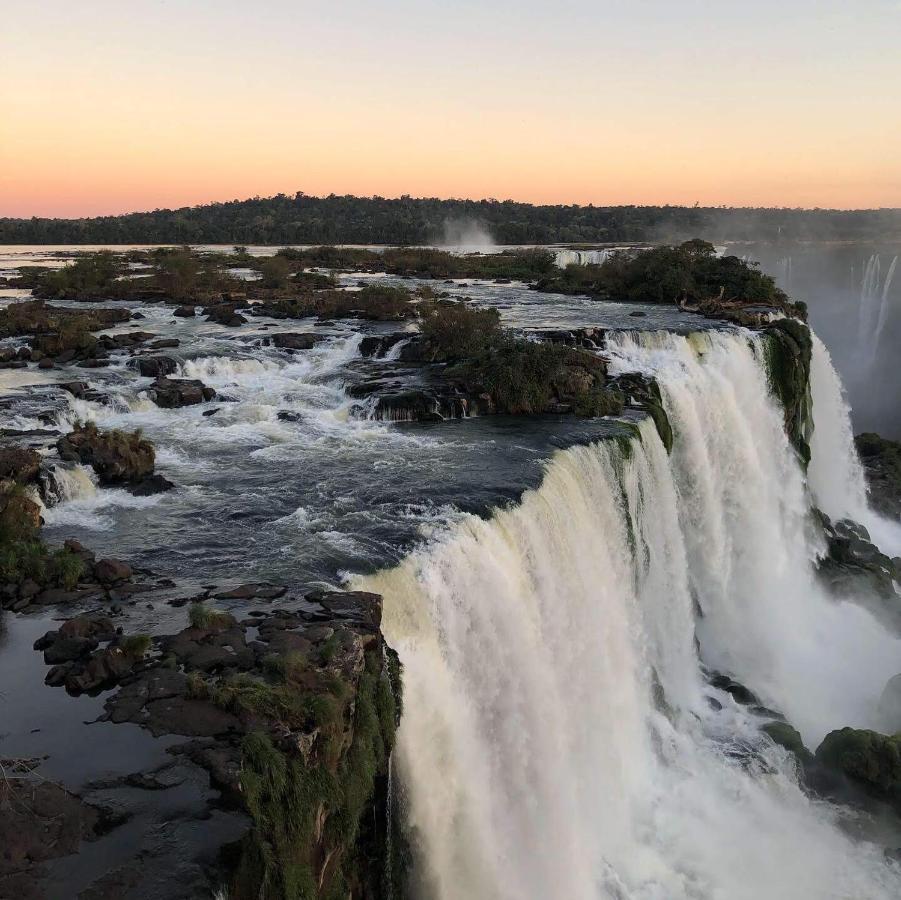 Quarto Privado no Coração de Foz - casa e banheiro compartilhado Foz do Iguaçu Exterior foto
