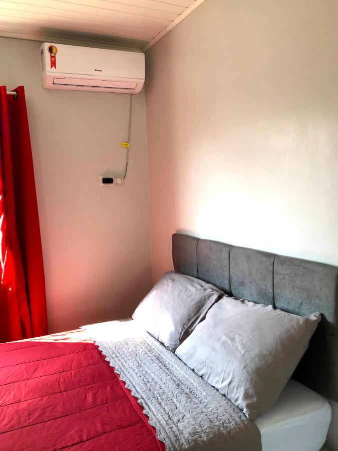 Quarto Privado no Coração de Foz - casa e banheiro compartilhado Foz do Iguaçu Exterior foto